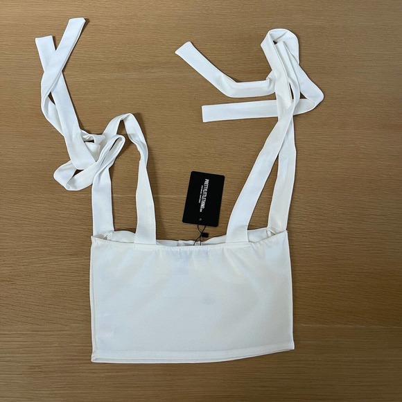 Women's Prettylittlething Size 2 White Cup Detail Tie Crop Top NWT New - Picture 3 of 6
